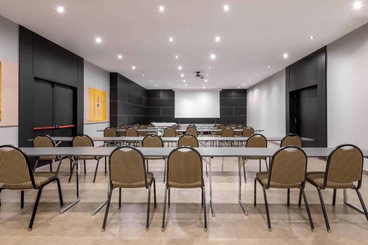 Ac Hotel By Marriott Madrid Airport Coslada Eksteriør billede