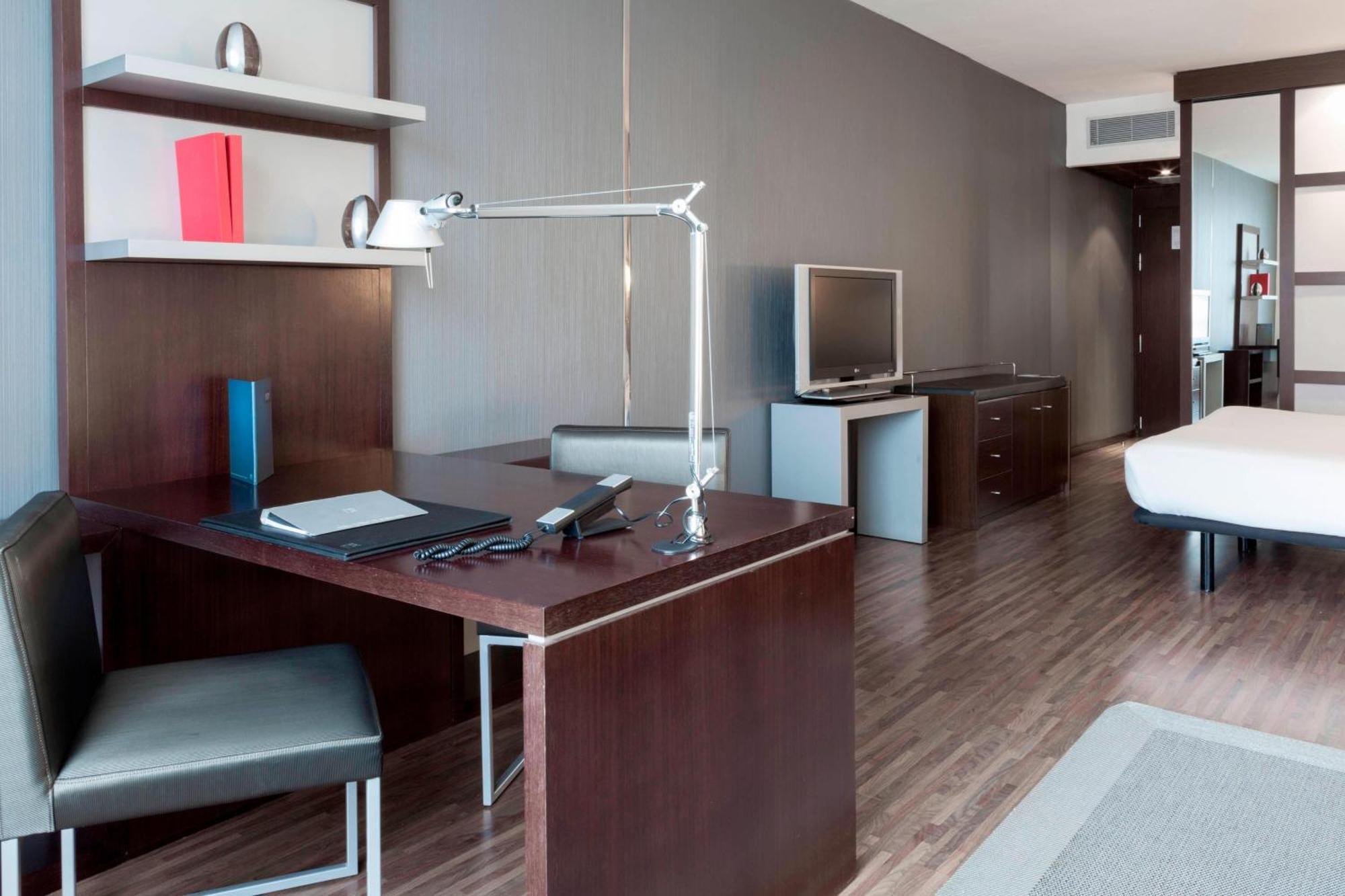 Ac Hotel By Marriott Madrid Airport Coslada Eksteriør billede