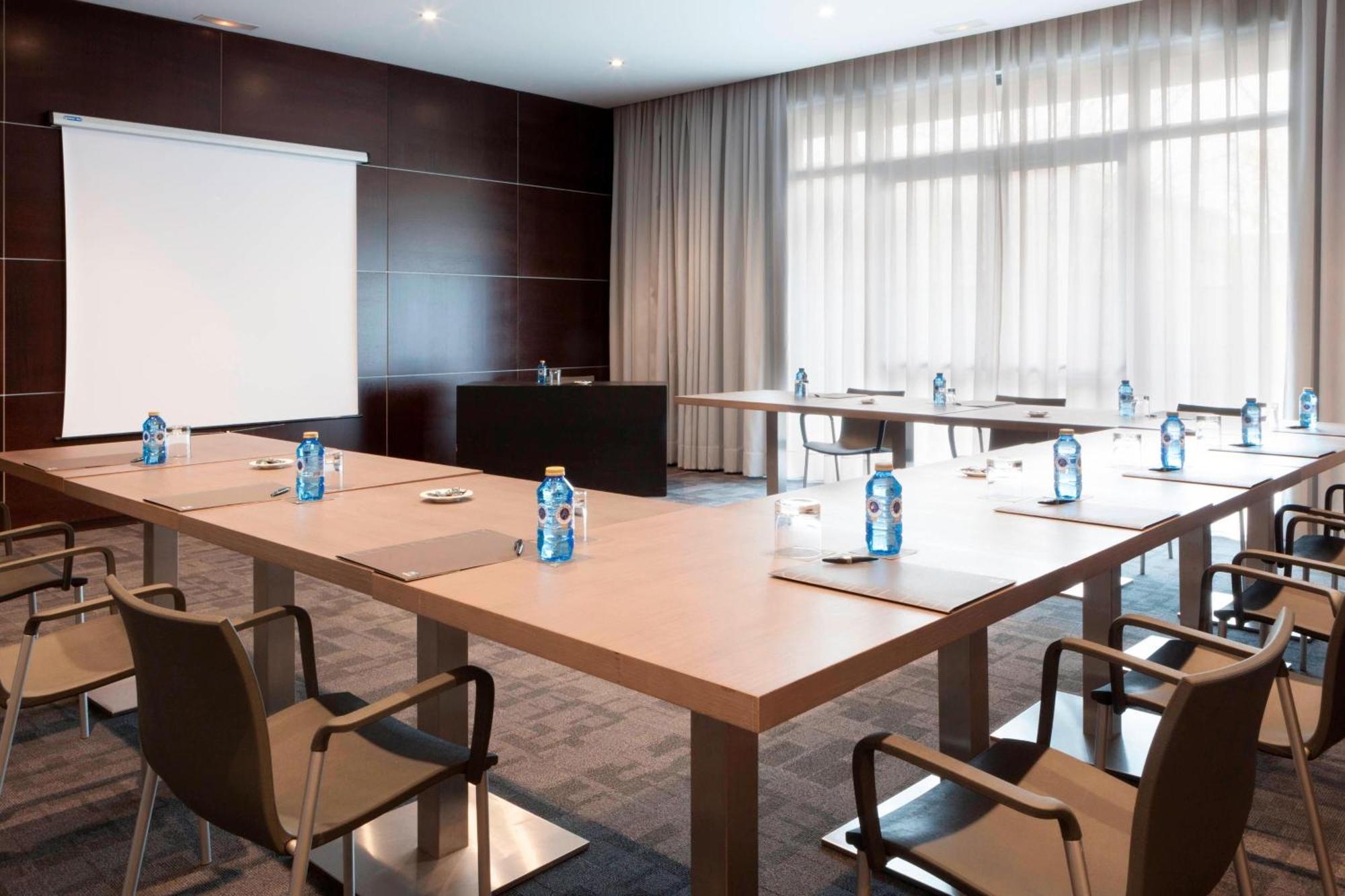 Ac Hotel By Marriott Madrid Airport Coslada Eksteriør billede