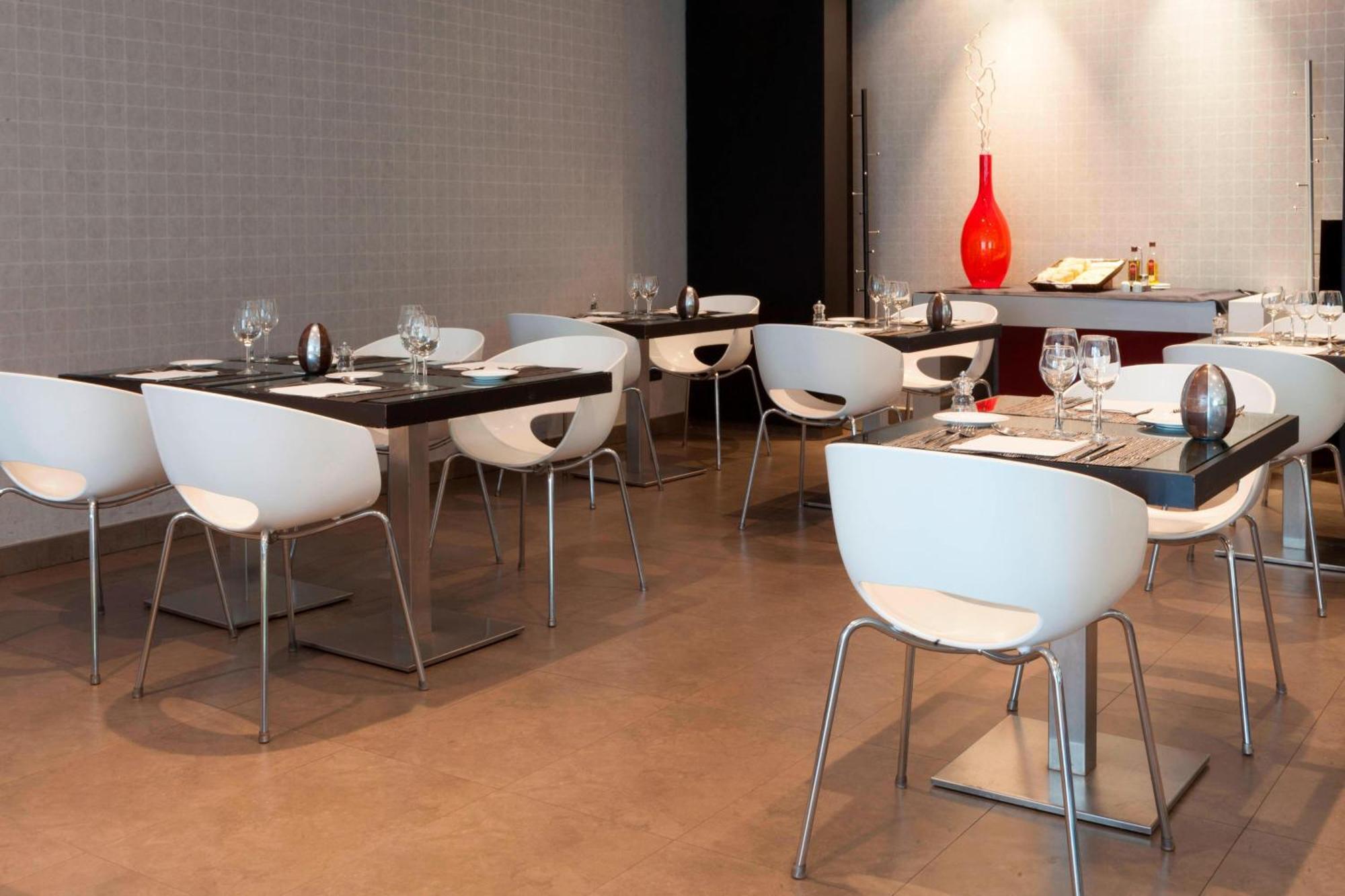 Ac Hotel By Marriott Madrid Airport Coslada Eksteriør billede