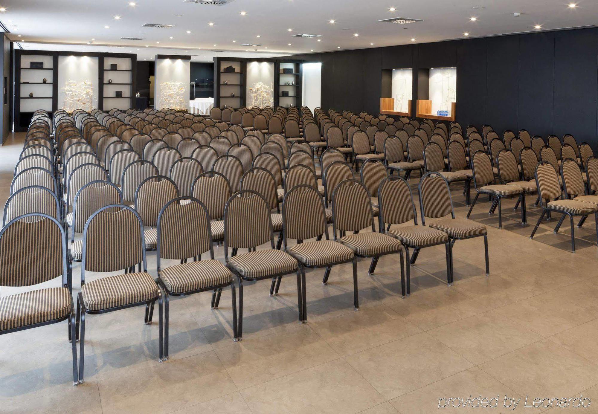 Ac Hotel By Marriott Madrid Airport Coslada Eksteriør billede